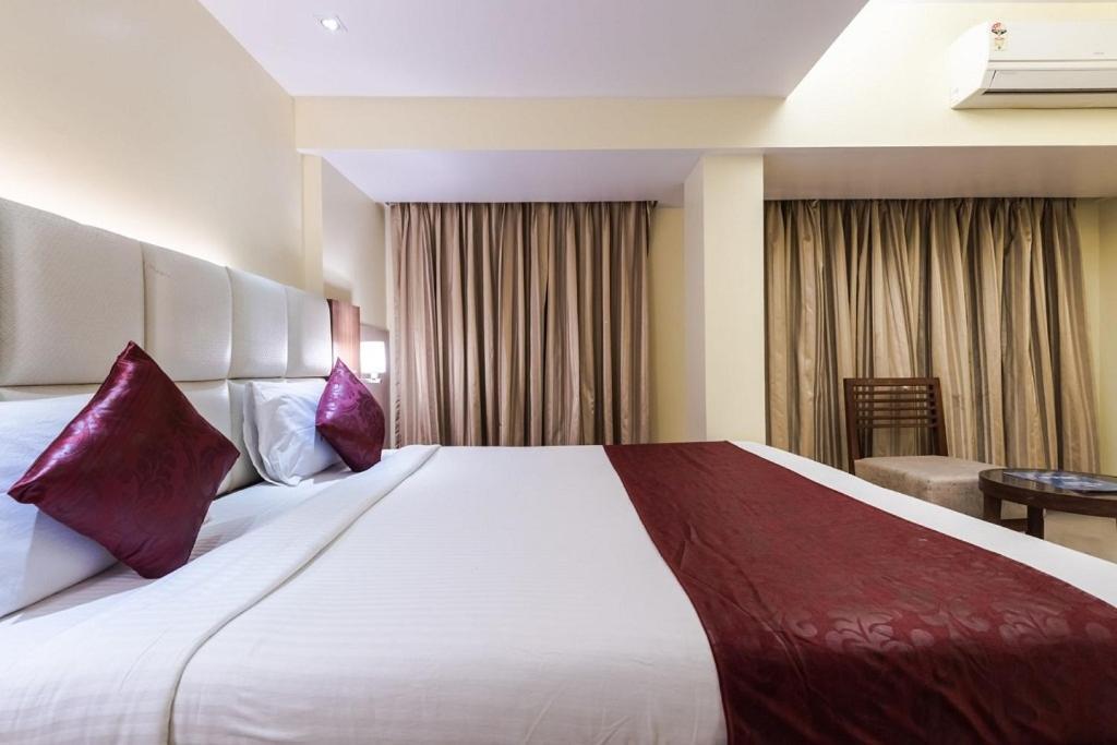 Hotel Aishwarya Residency Νάβι Μουμπάι Εξωτερικό φωτογραφία