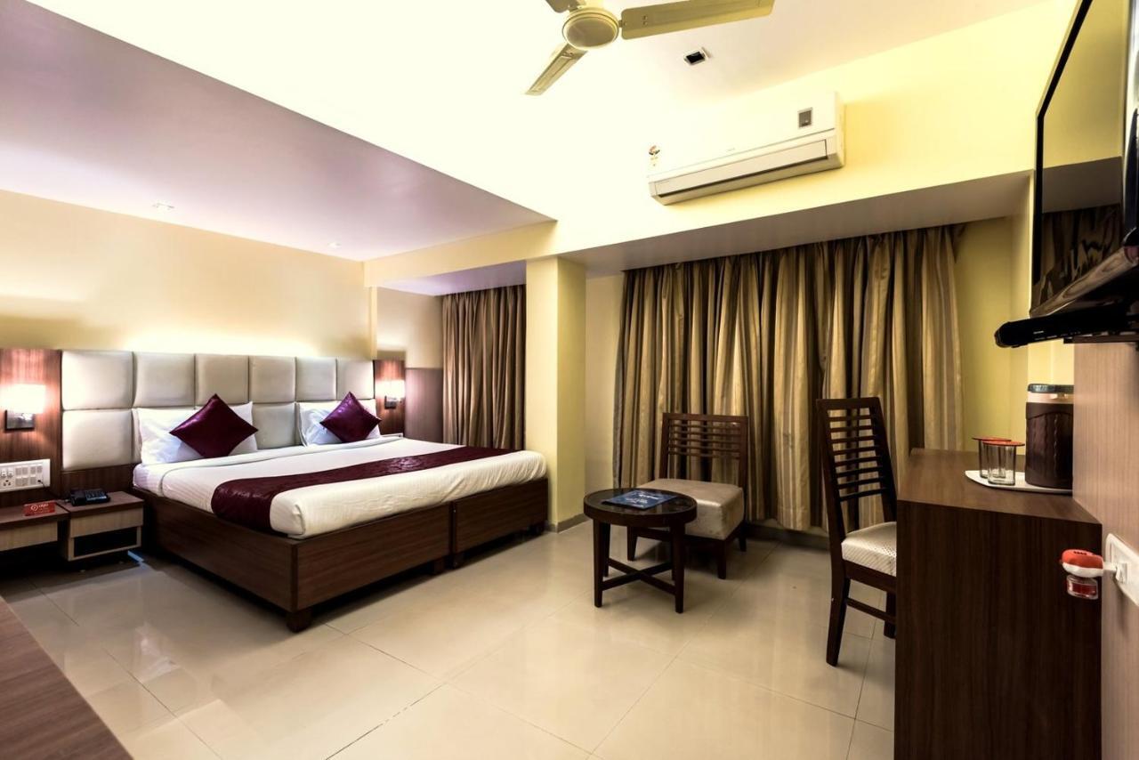 Hotel Aishwarya Residency Νάβι Μουμπάι Εξωτερικό φωτογραφία