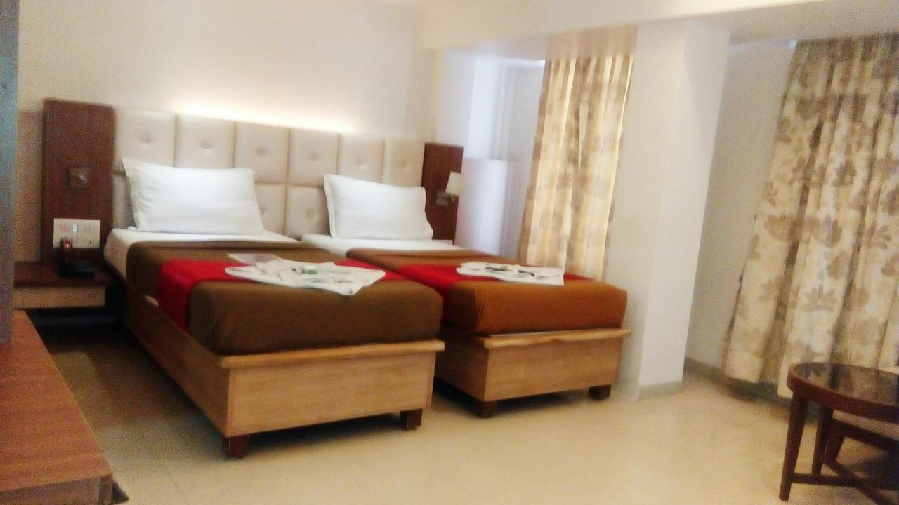 Hotel Aishwarya Residency Νάβι Μουμπάι Εξωτερικό φωτογραφία
